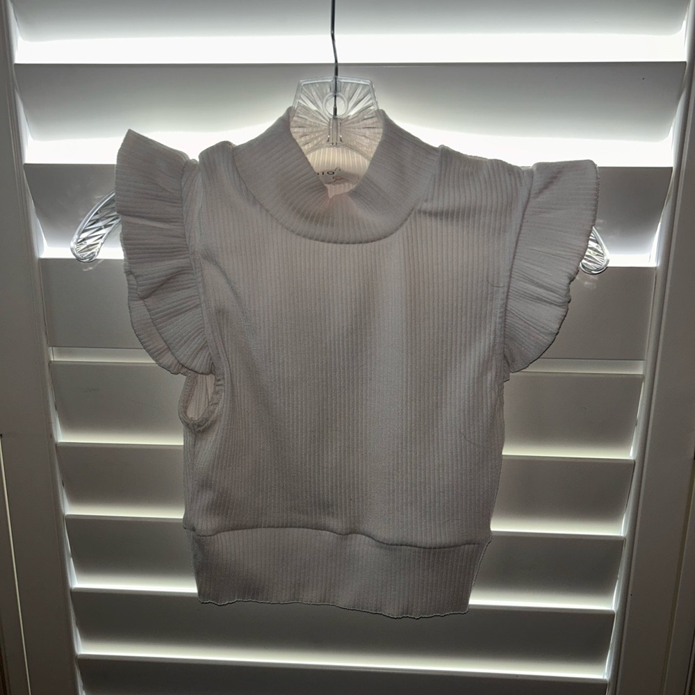 Storia White Ruffle Shoulder Crop Top